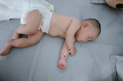嘉峪关宝宝肠胀气的症状
